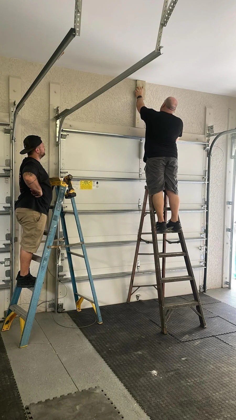 Garage door repair work, gallery photo 12